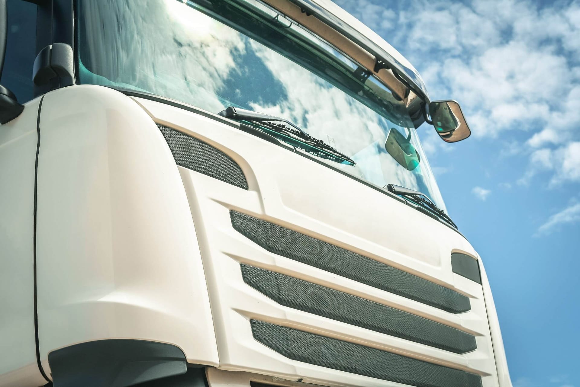 LKW-Glas Reparatur: Spezielle Lösungen für robuste Fahrzeugfenster