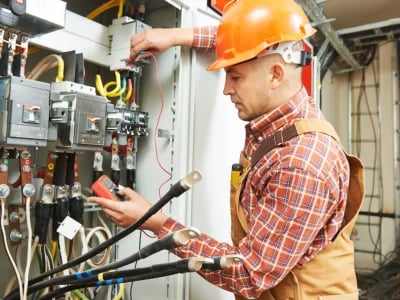 Wie moderne Messtechnik die Effizienz und Genauigkeit der DGUV V3 Prüfung verbessert
