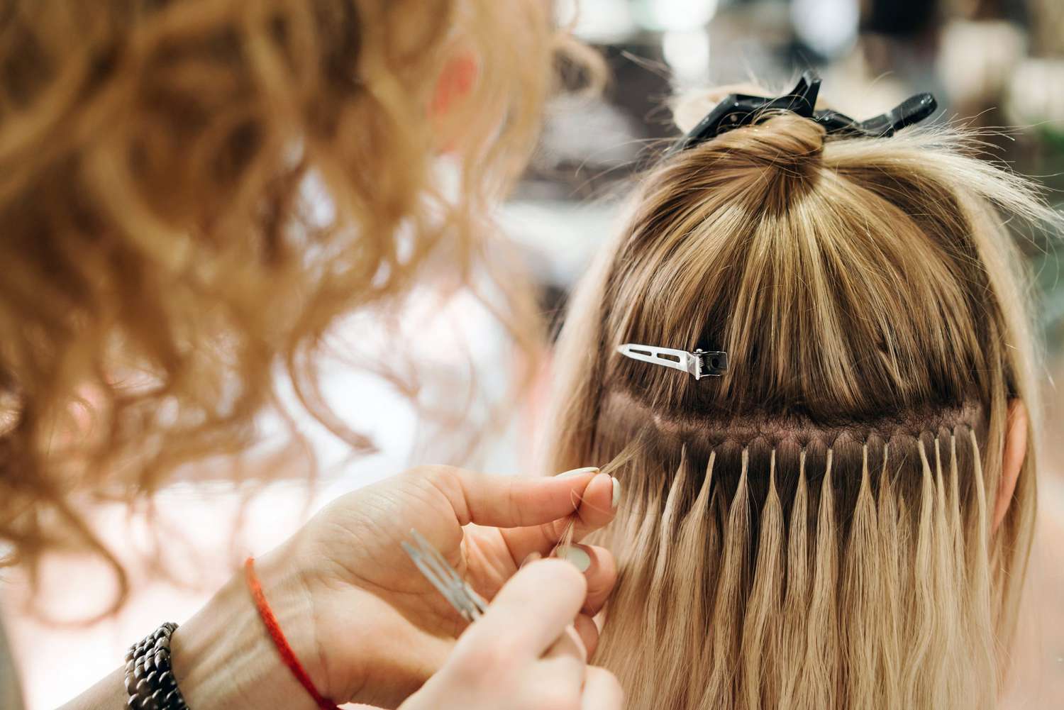 Tape Extensions: Verwandeln Sie Ihr Haar in eine Kunstform
