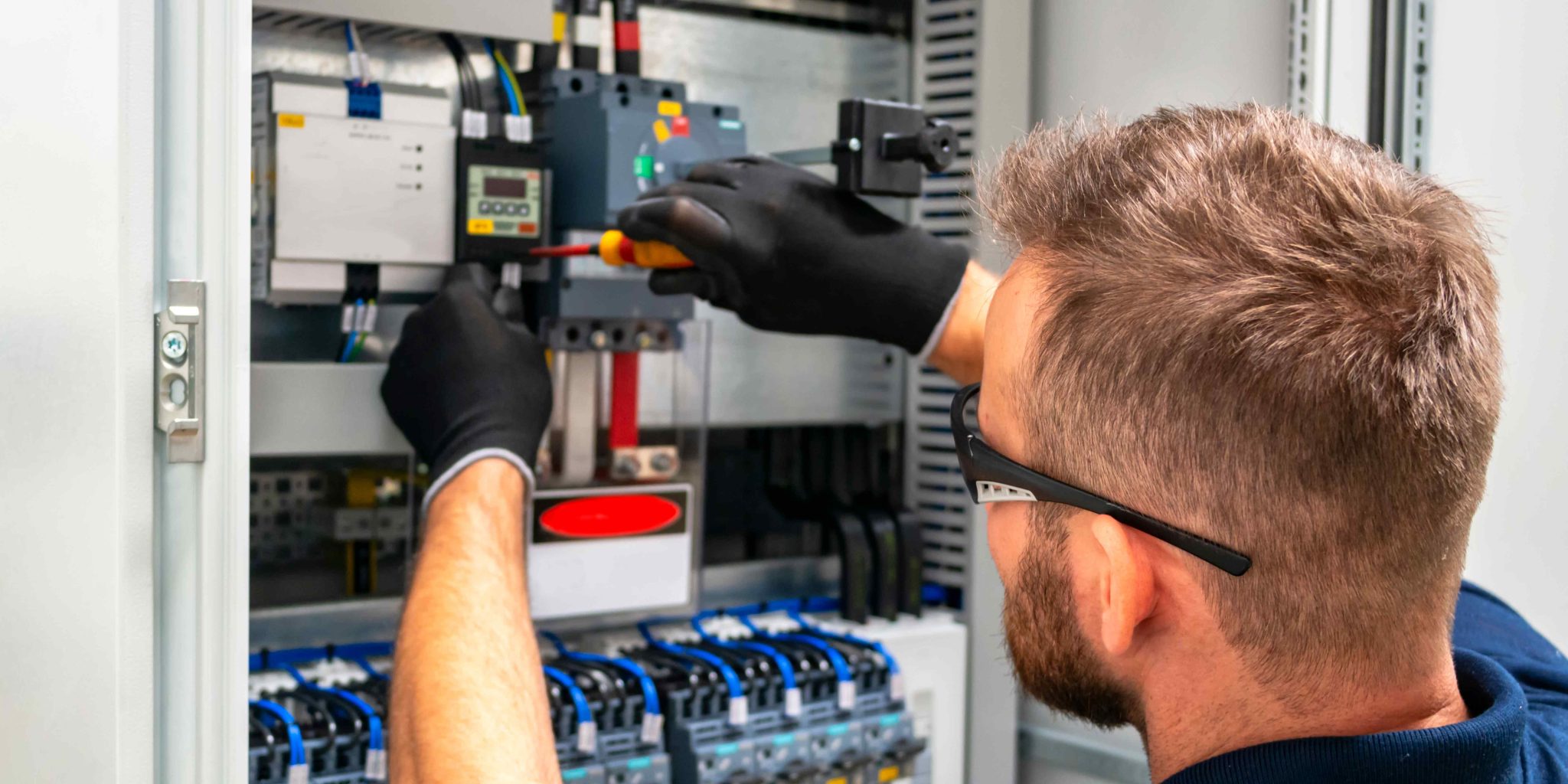 Prüfung ortsfester elektrischer Anlagen: Schutz von Leben und Eigentum