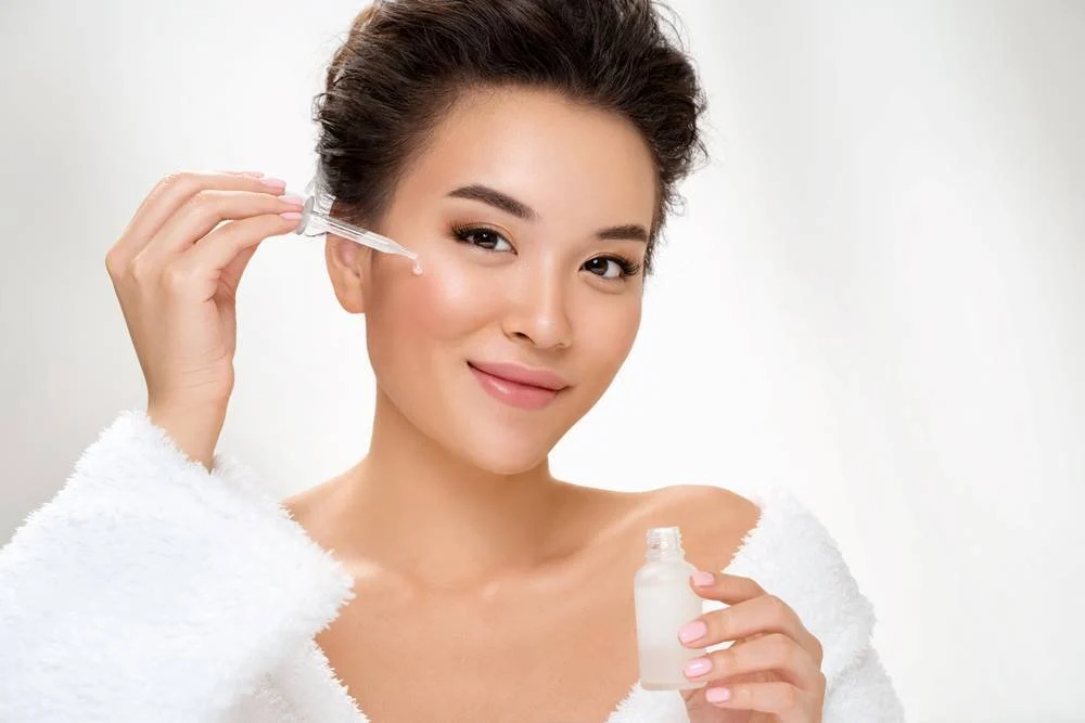 Die Wiedergeburt mit Hyaluron Serum: Schönheit neu definiert