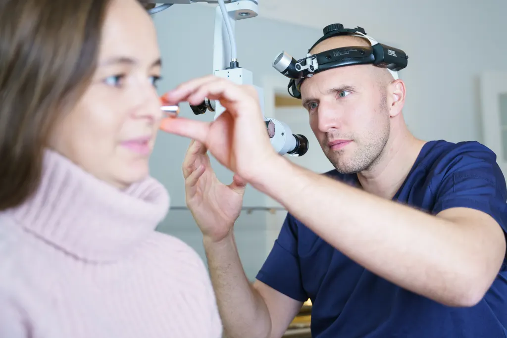HNO Arzt und Stimmprobleme: Diagnose und Therapie