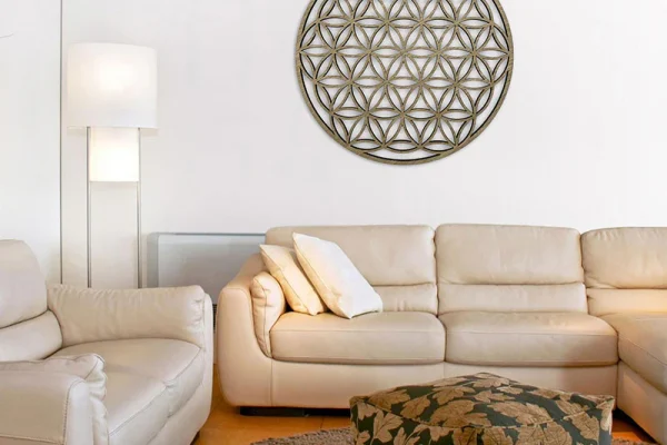 Kreative Ideen fĂŒr Wanddeko Holz: Ein Hauch von Natur in jedem Raum