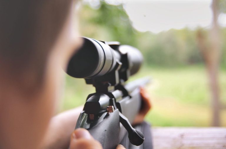 Zudem sollte das Zielfernrohr eine optimale Nutzung im Revier ermöglichen und eine robuste Konstruktion aufweisen